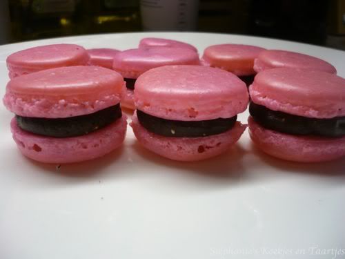 http://i1111.photobucket.com/albums/h463/stephvdp/Macarons.jpg