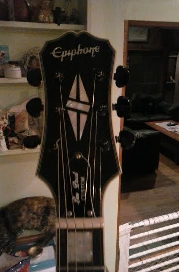 epiphonedark1_zpsb5cdbc9b.jpg