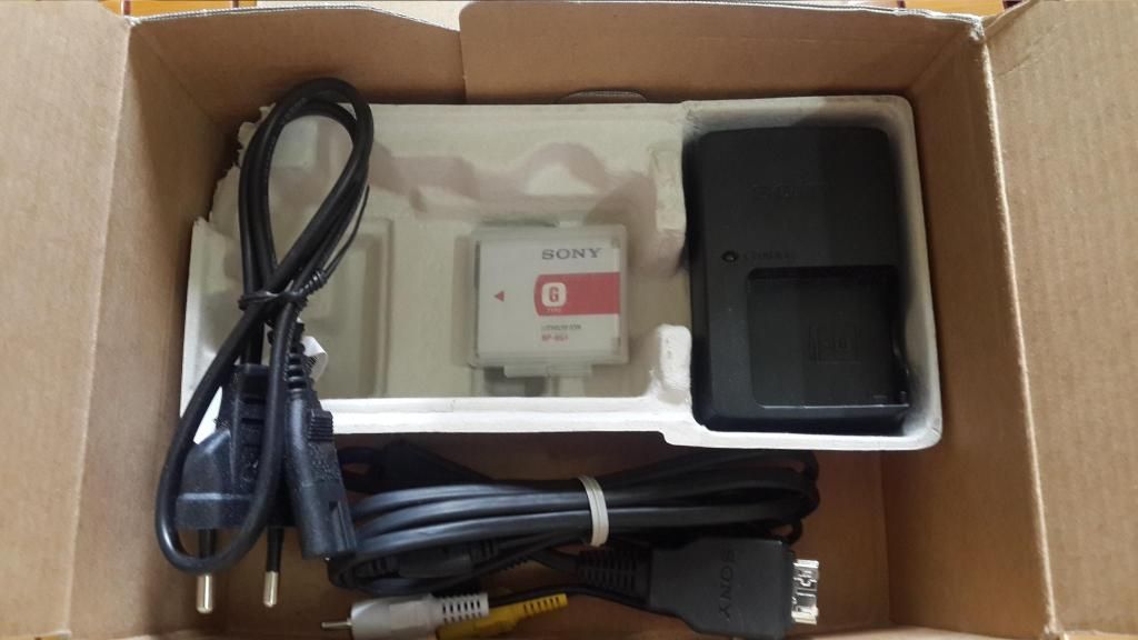 Mất máy ảnh bán lại hộp Cybershoot H55 full phụ kiện dòng super zoom cho bác nào cần - 3