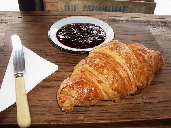 Plain croissant