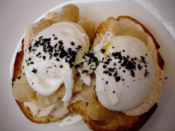 Huevos - Poached organic eggs, smoked trout pate, white beans and sourdough